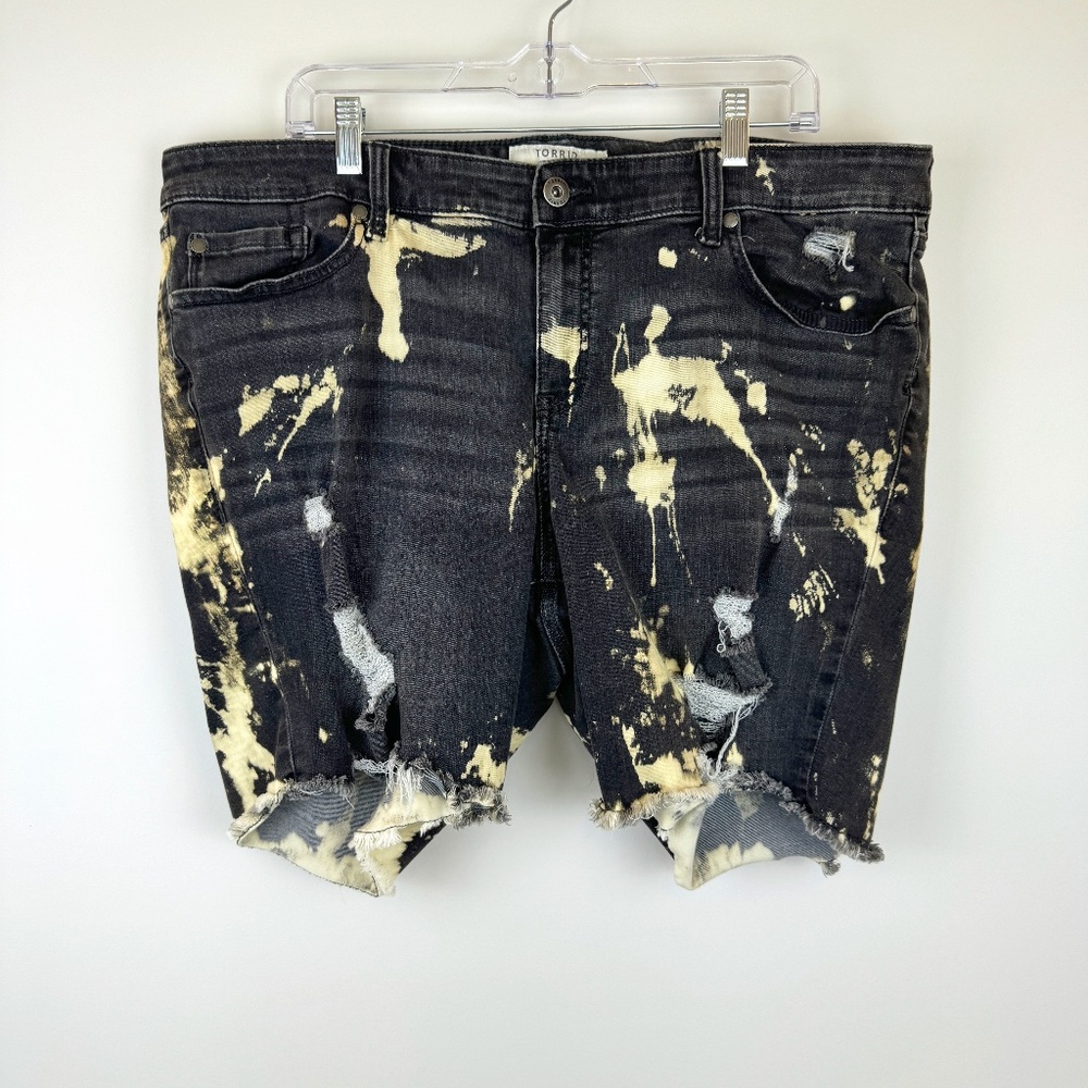 TORRID DENIM Black Denim Distressed Bleach Spotted DIY Shorts / Size Plus 22